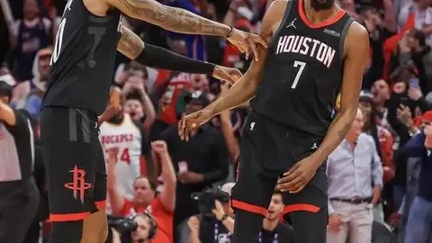 图拉姆半场妙传维阿射门，尤文险些绝杀却遭神扑未果