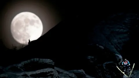 上海海港中超第10轮惊险1-0击败申花，李圣龙一箭定音，杨旭破门被判无效